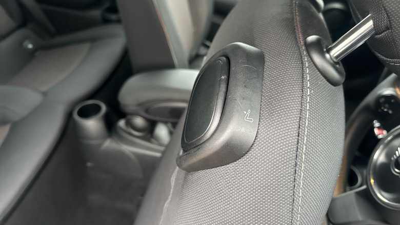 MINI Hatchback 1.5 Cooper Classic 3dr Auto Petrol Hatchback